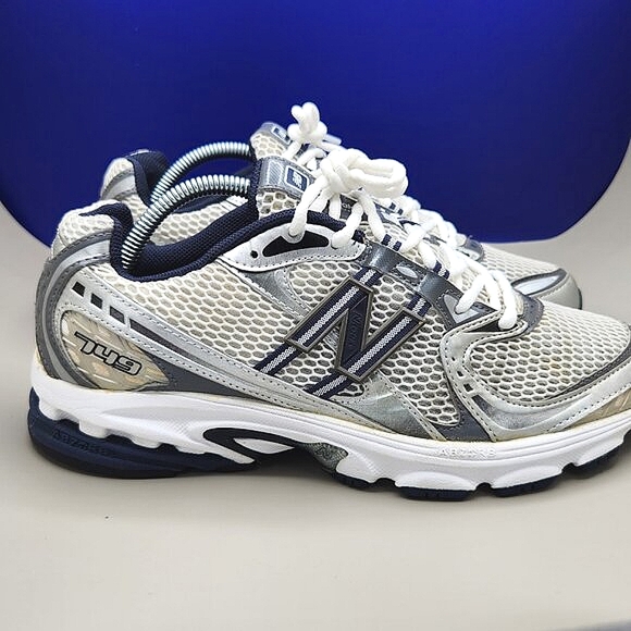 New Balance 749 (2009) - Picture 2 of 6